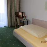 Gstrein فندق مبيت وإفطار 3*